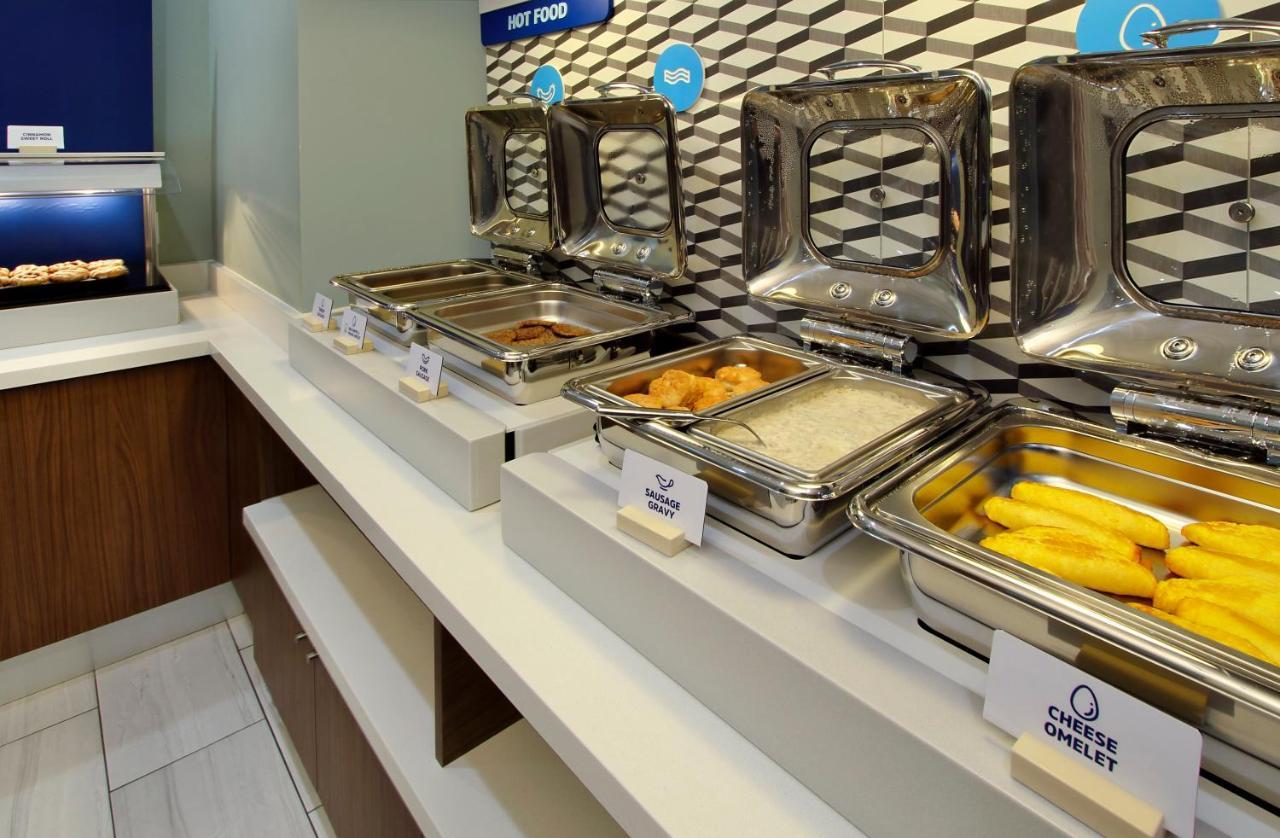 Holiday Inn Express - Gulfport Beach By Ihg Bagian luar foto