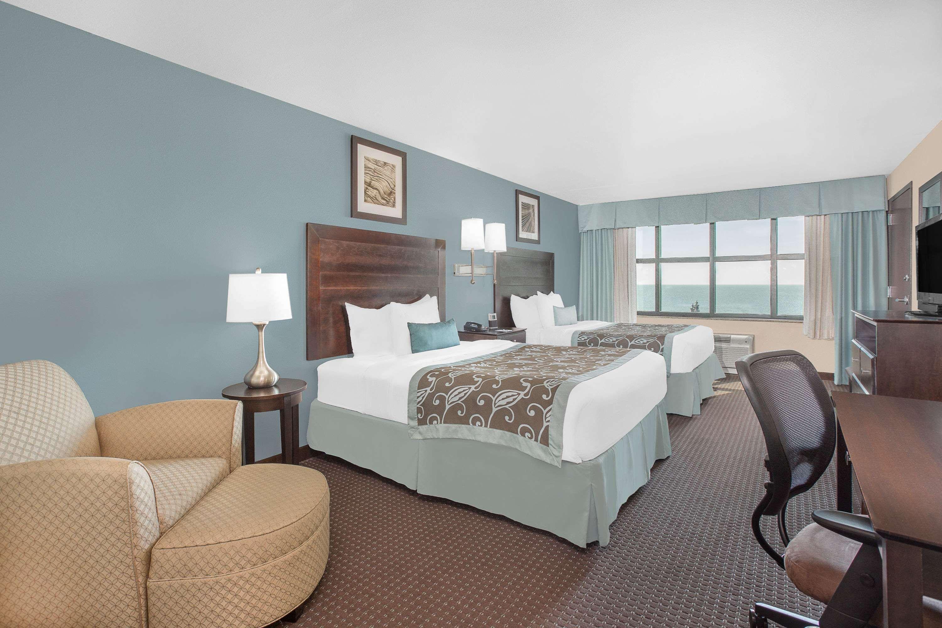 Holiday Inn Express - Gulfport Beach By Ihg Bagian luar foto