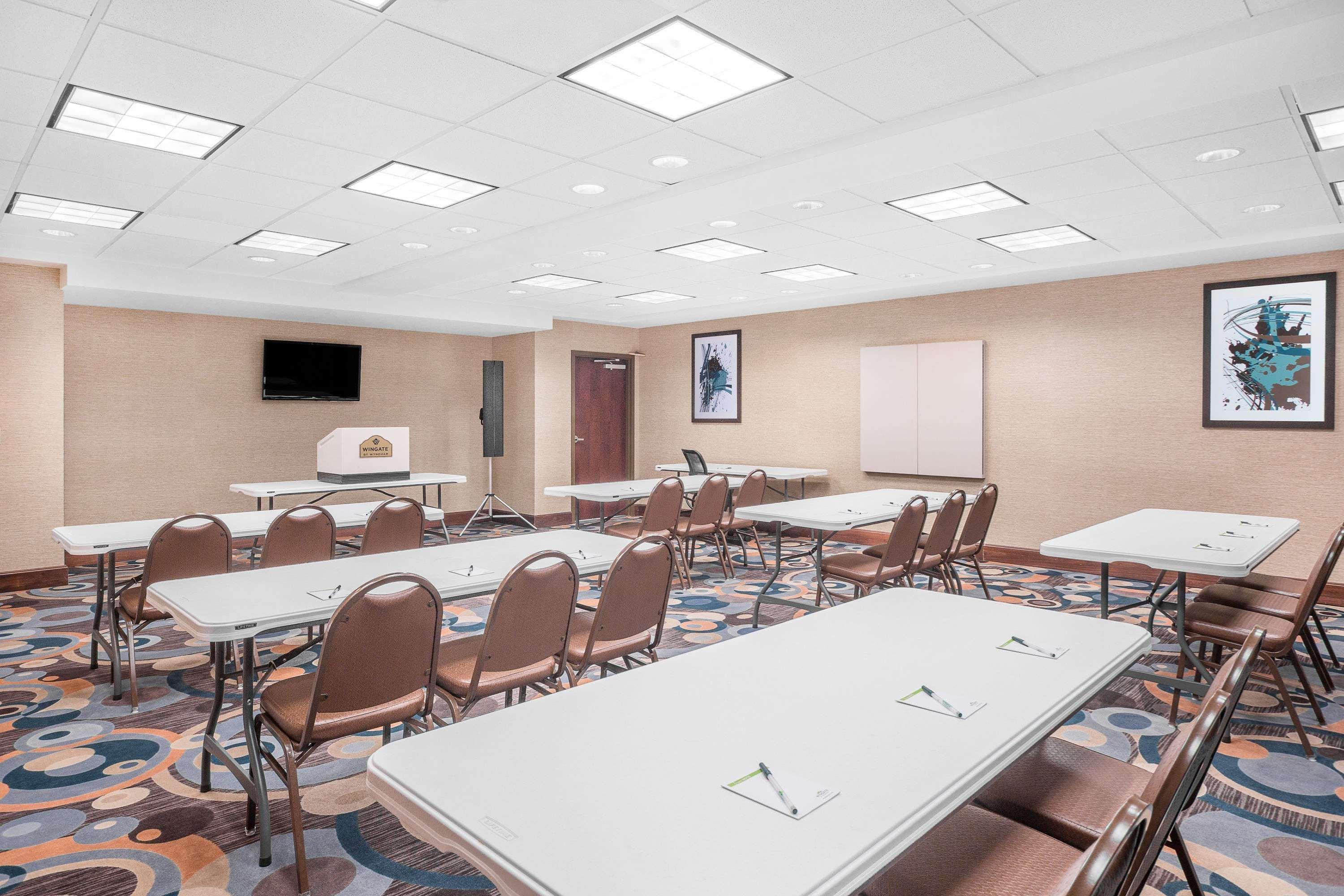 Holiday Inn Express - Gulfport Beach By Ihg Bagian luar foto