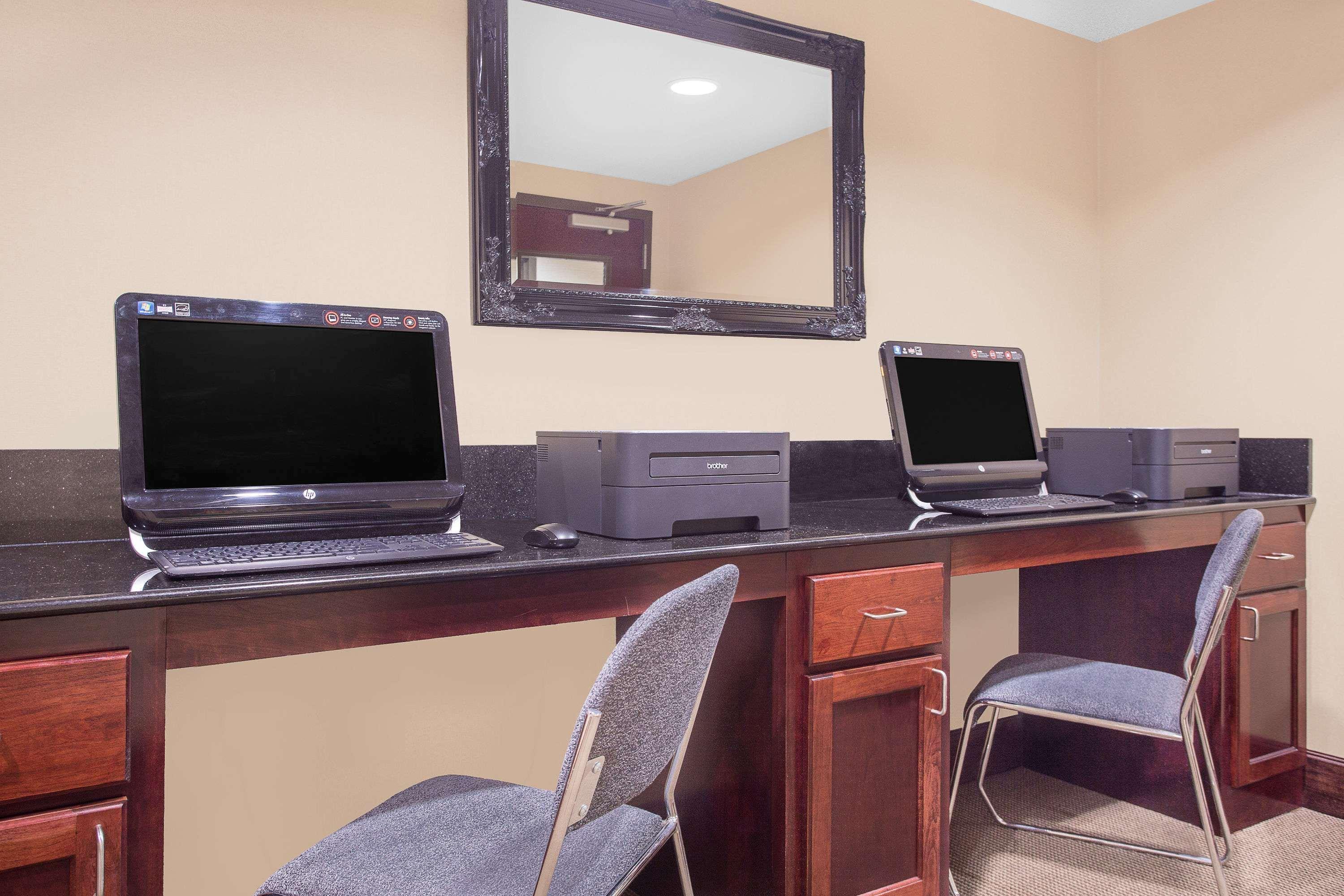Holiday Inn Express - Gulfport Beach By Ihg Bagian luar foto