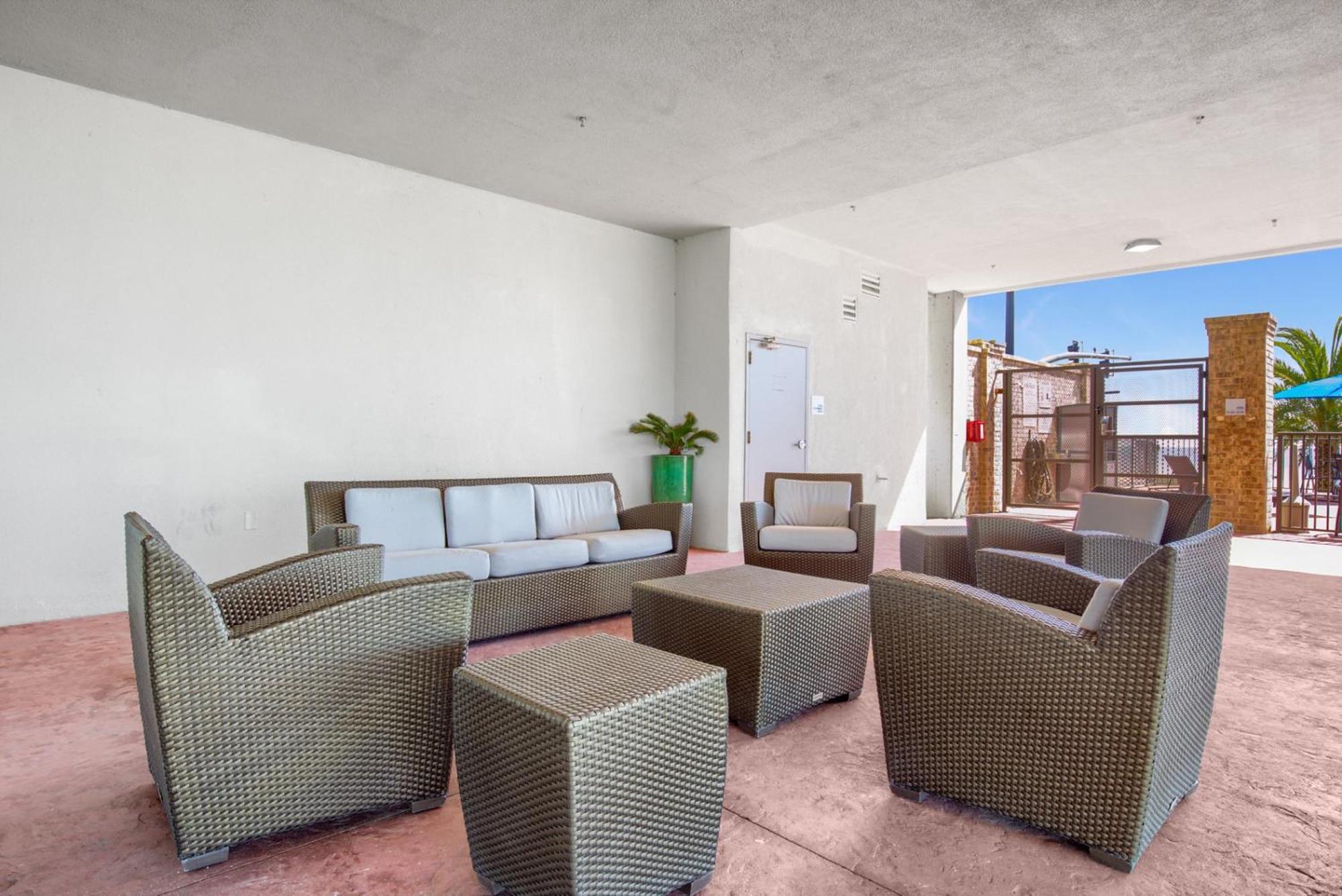 Holiday Inn Express - Gulfport Beach By Ihg Bagian luar foto