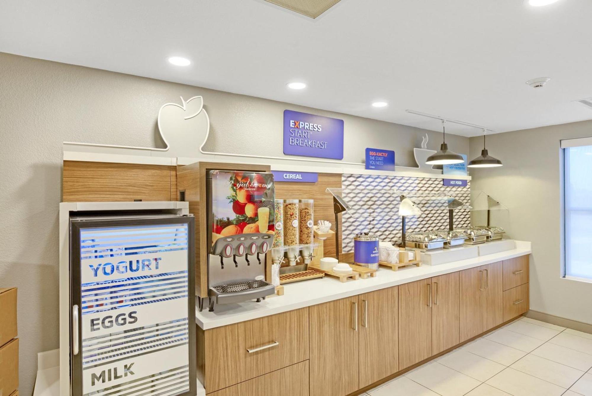 Holiday Inn Express - Gulfport Beach By Ihg Bagian luar foto