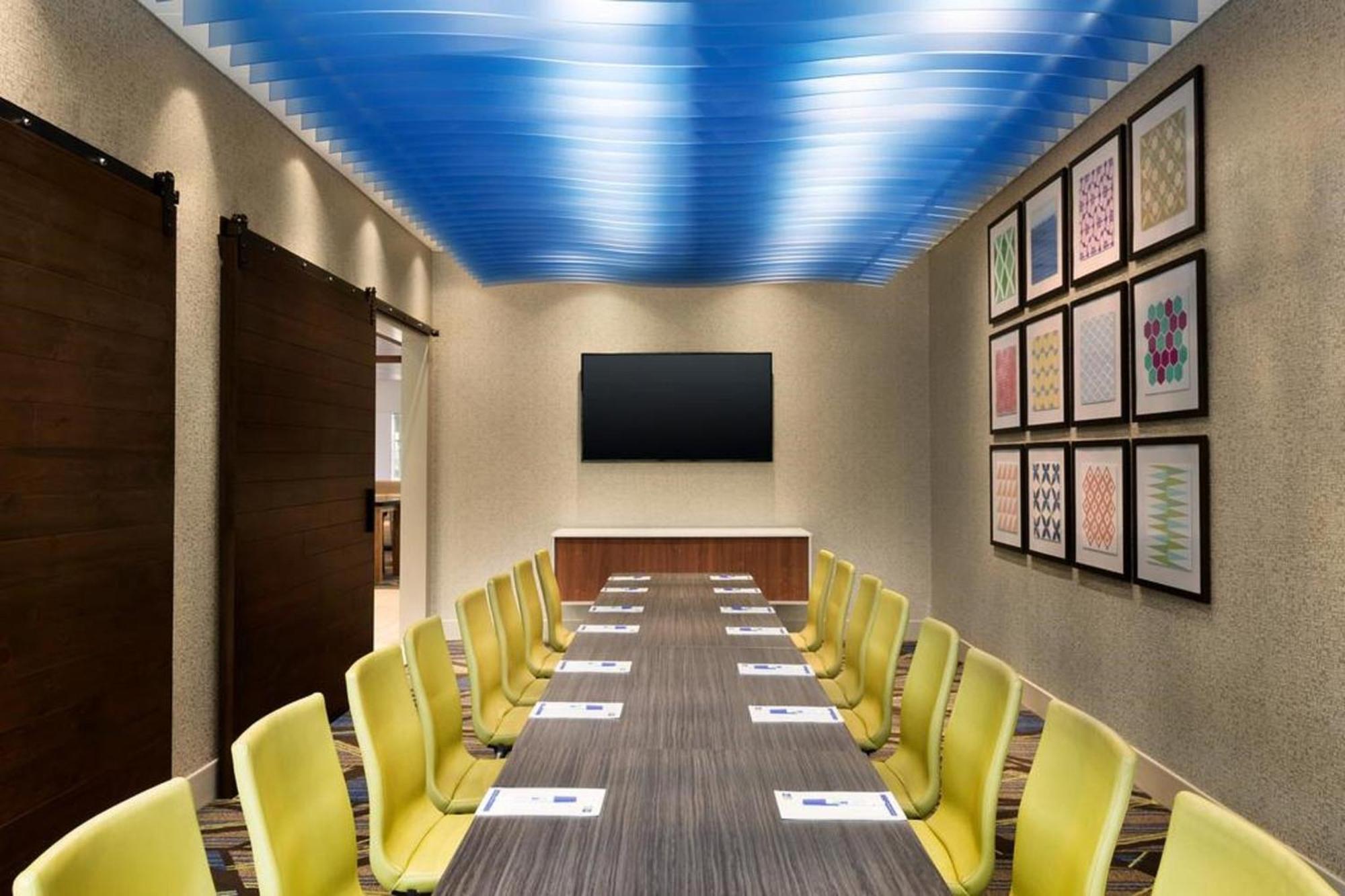 Holiday Inn Express - Gulfport Beach By Ihg Bagian luar foto
