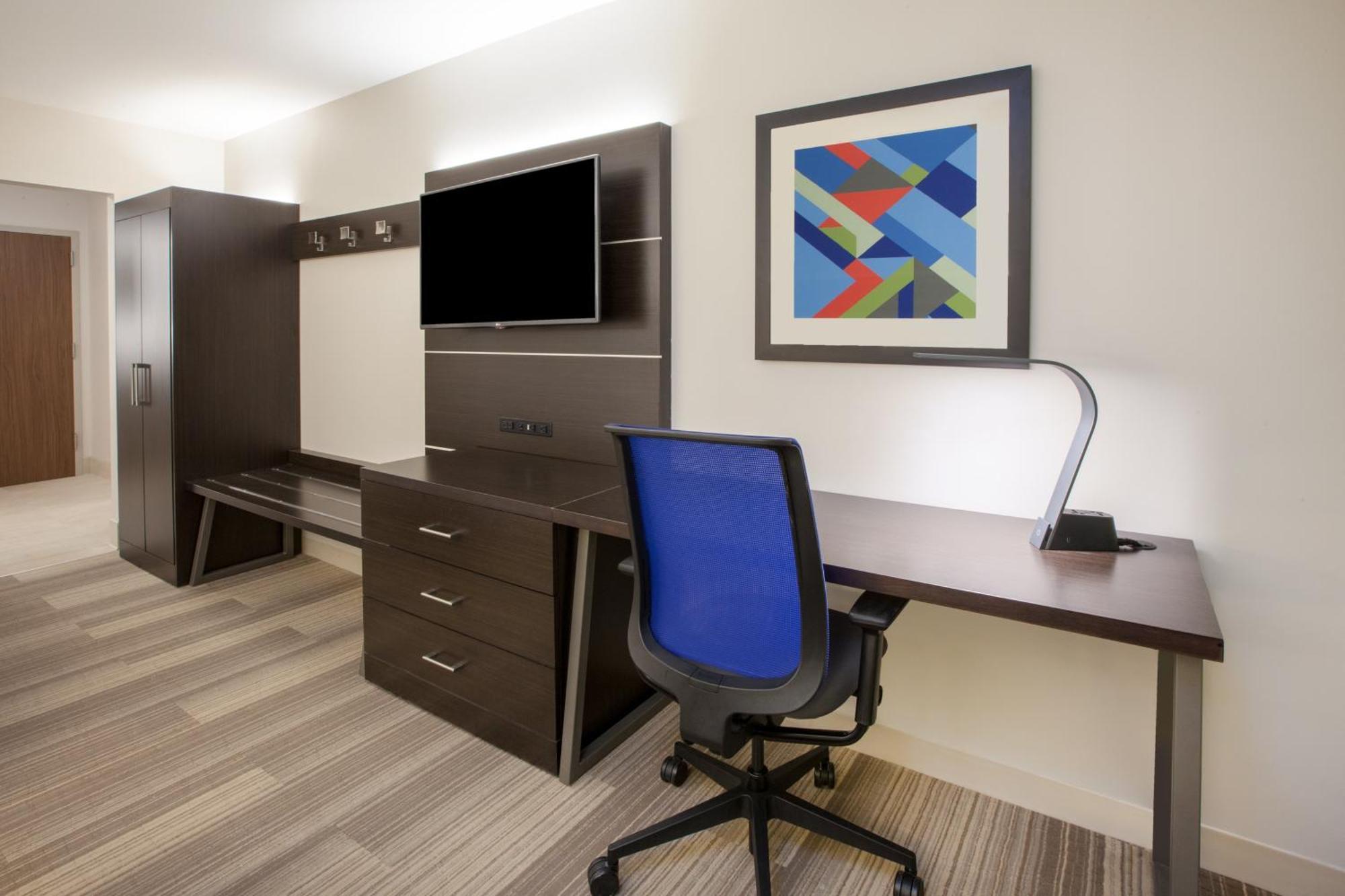 Holiday Inn Express - Gulfport Beach By Ihg Bagian luar foto