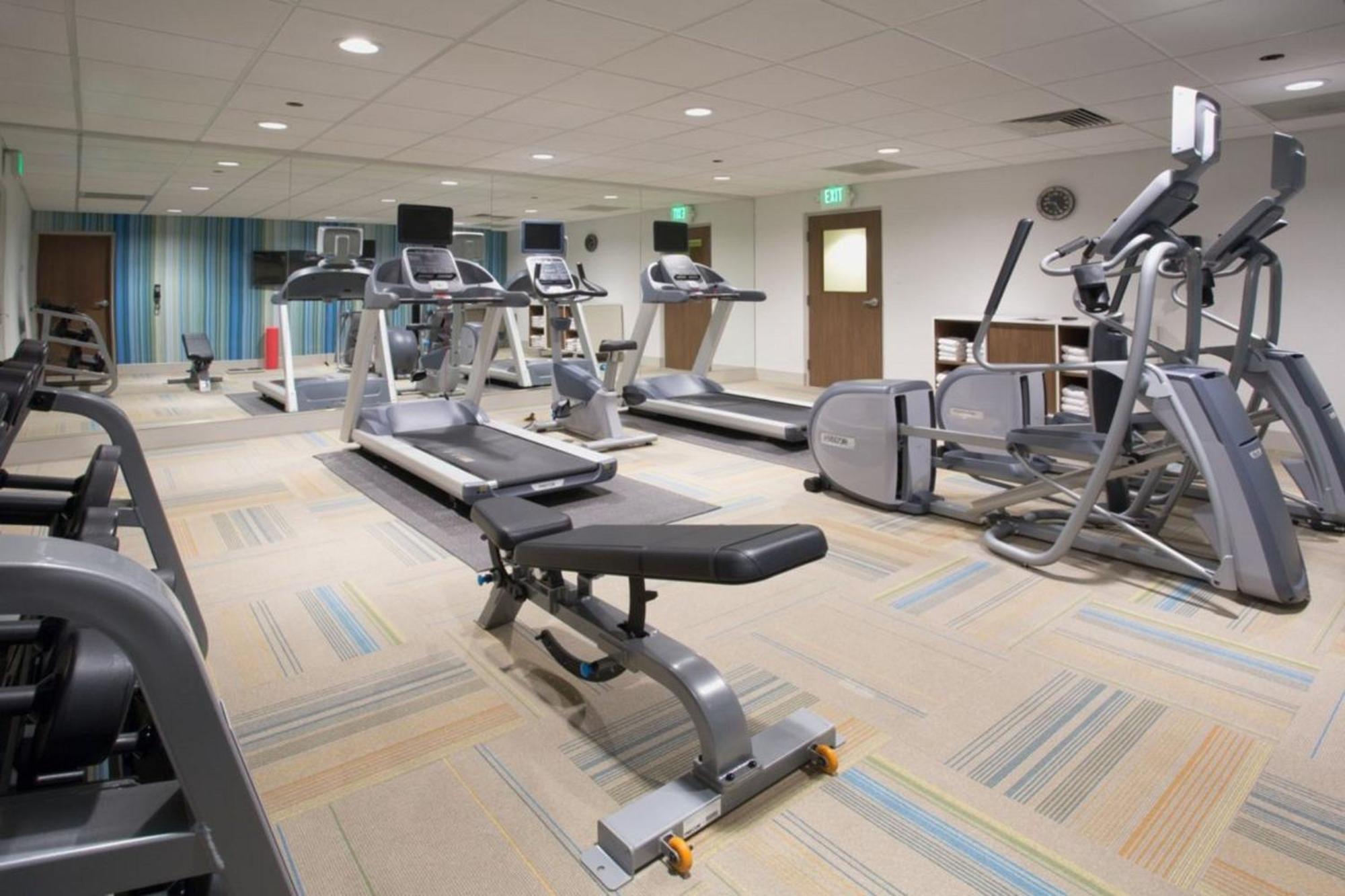 Holiday Inn Express - Gulfport Beach By Ihg Bagian luar foto