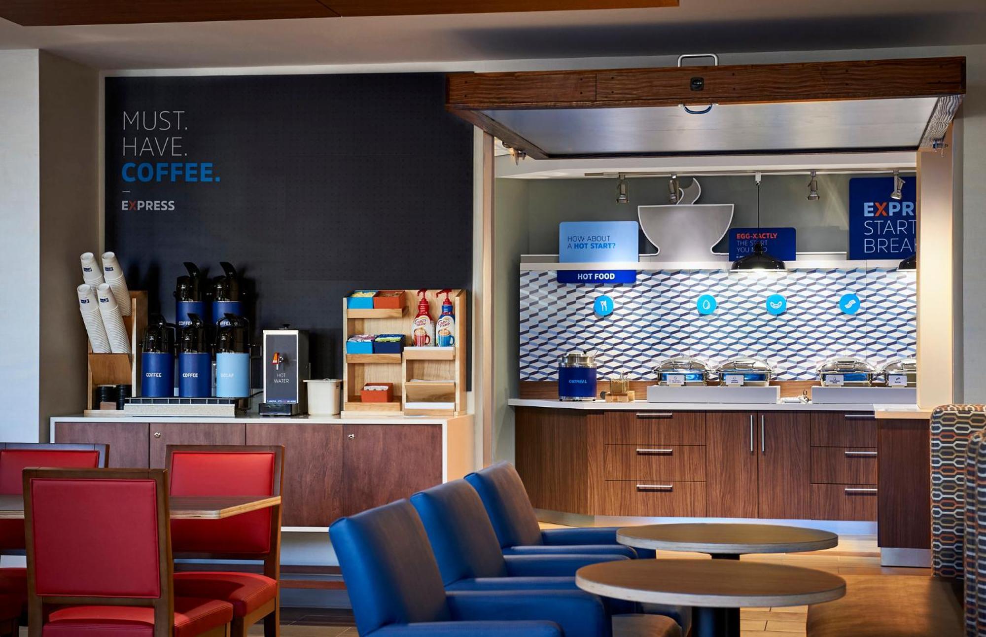 Holiday Inn Express - Gulfport Beach By Ihg Bagian luar foto