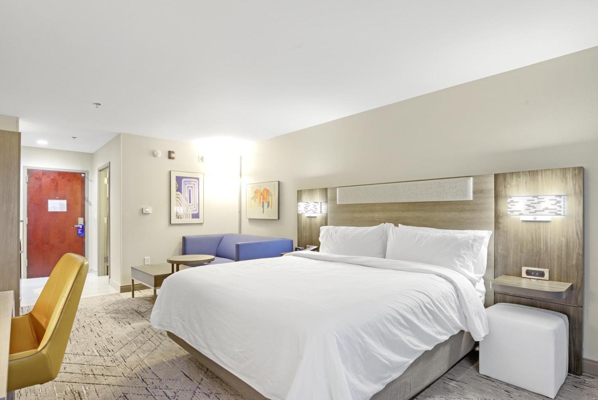 Holiday Inn Express - Gulfport Beach By Ihg Bagian luar foto