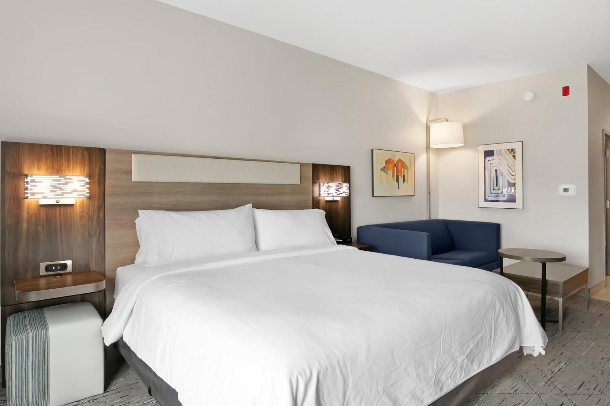 Holiday Inn Express - Gulfport Beach By Ihg Bagian luar foto