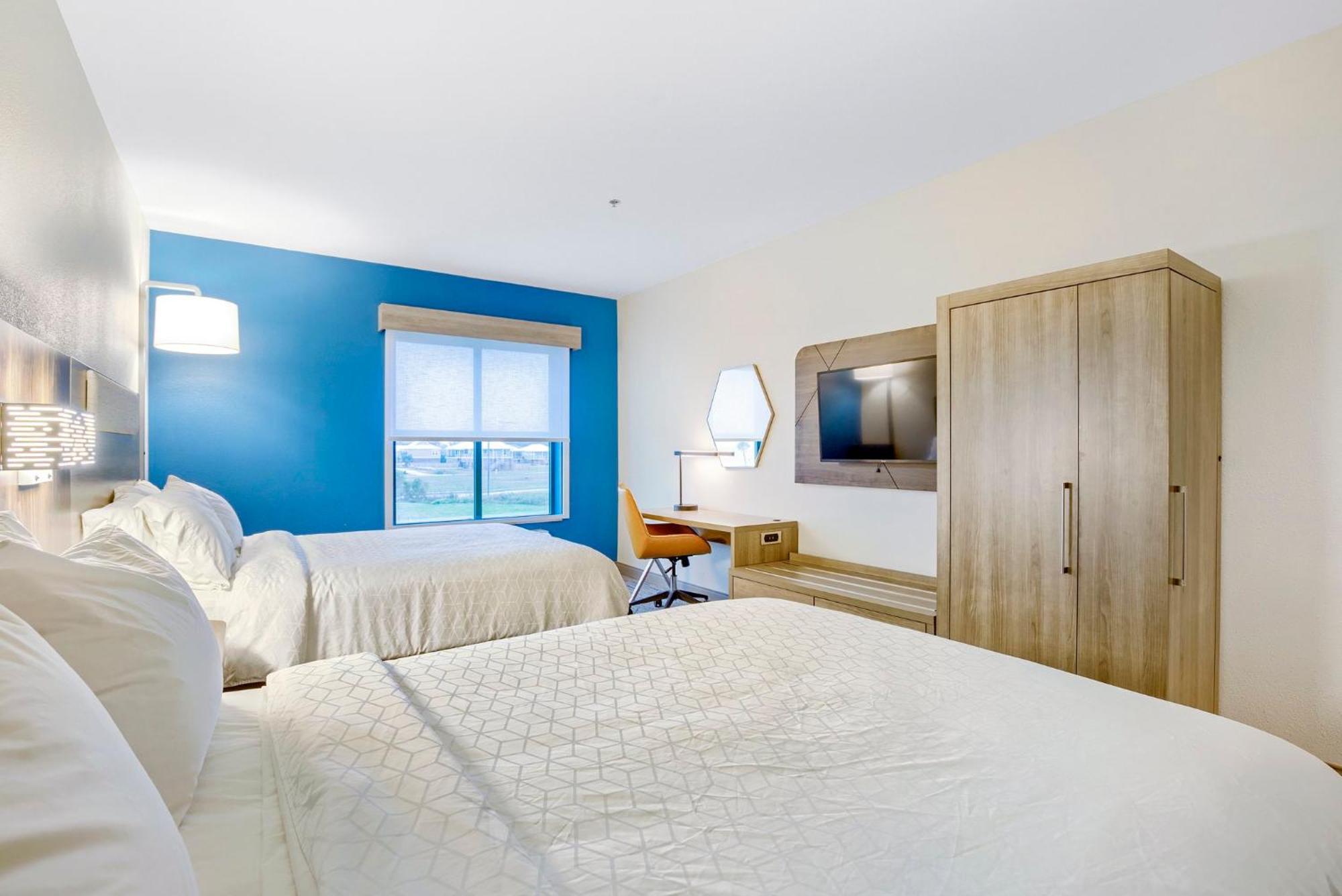Holiday Inn Express - Gulfport Beach By Ihg Bagian luar foto